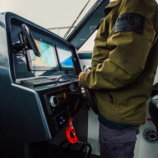 AXIOM+ 7 RV MFD med RV-100 og LHkart NEU