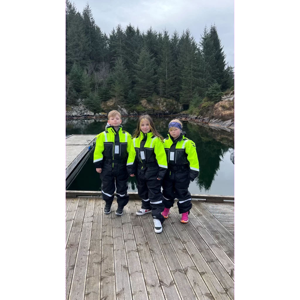 1852 Flytedress Barn 160 cm svart m/fluor gul