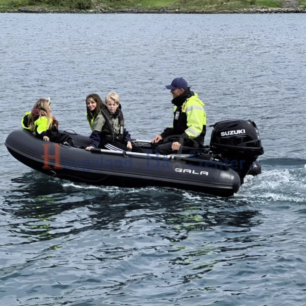 GALA 330 LITE Hvit skrog, sort tube